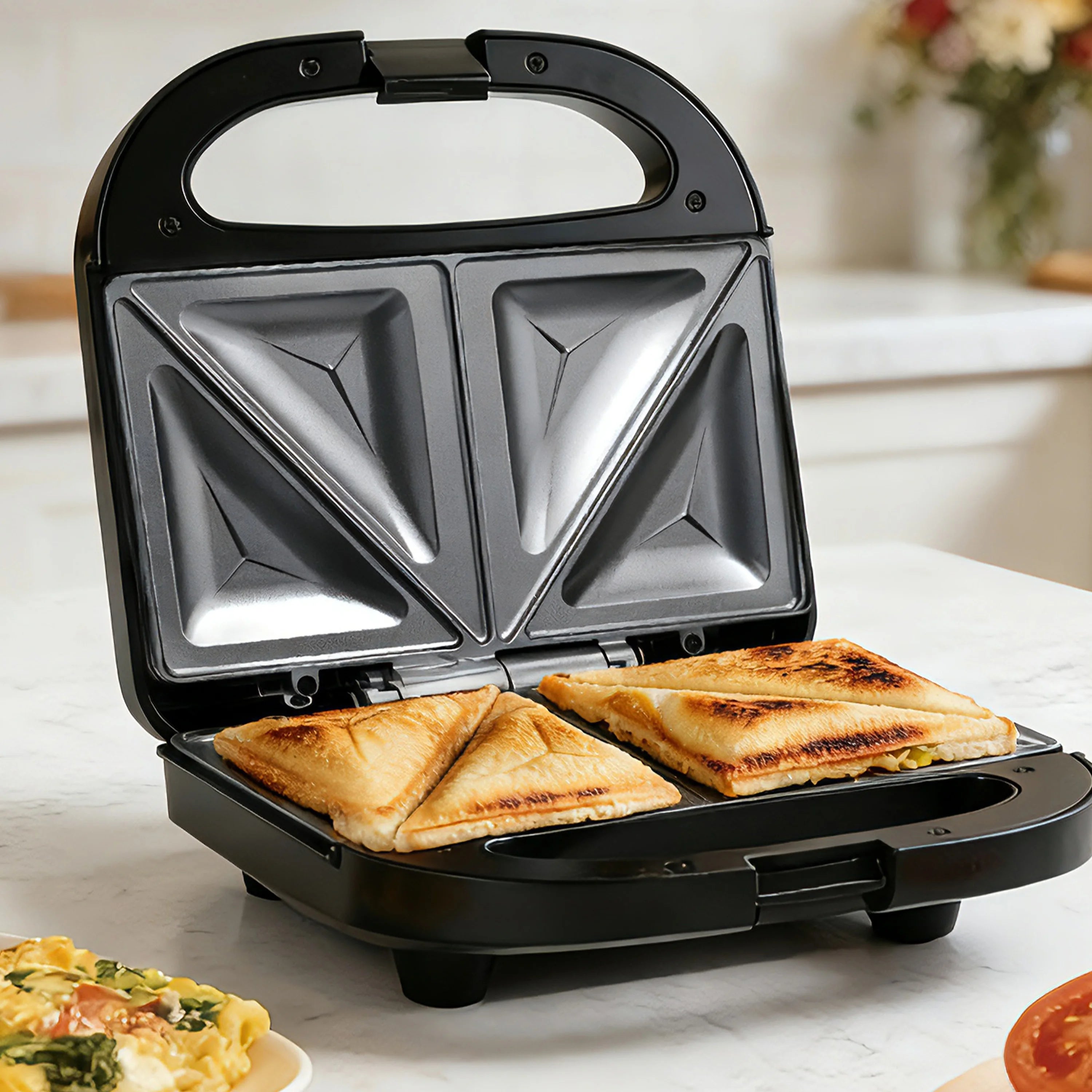 750W Stainless Steel Sandwich Maker with Non-Stick Plates Cool Touch Handle Waffle Maker and Automatic Temperature Control