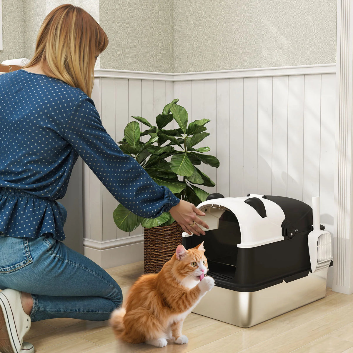 XL Cat Litter Box with Panda Design & Flip-Top Lid