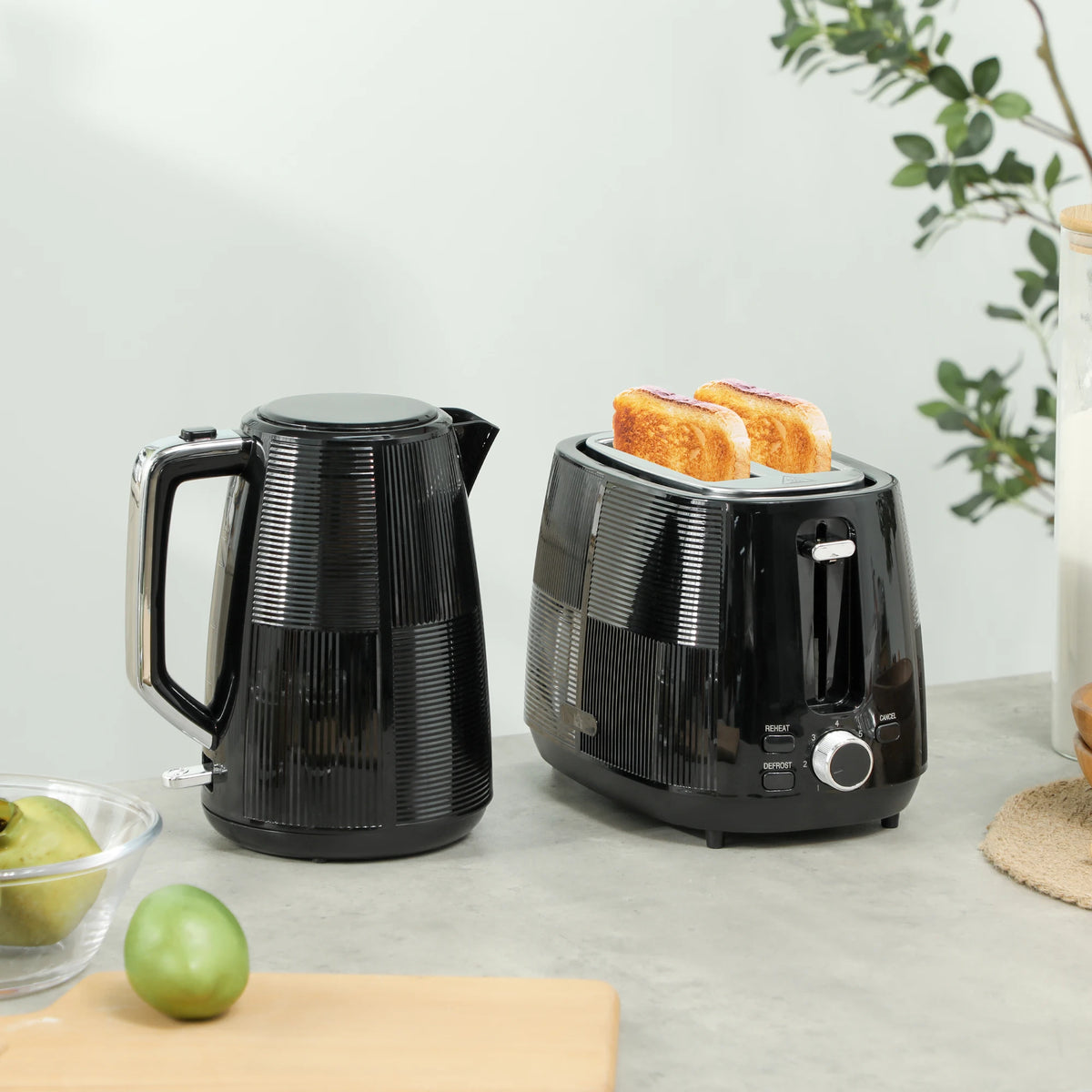 1.7L Fast Boil Kettle and 2 Slice Toaster Set with 7 Level Browning, Black