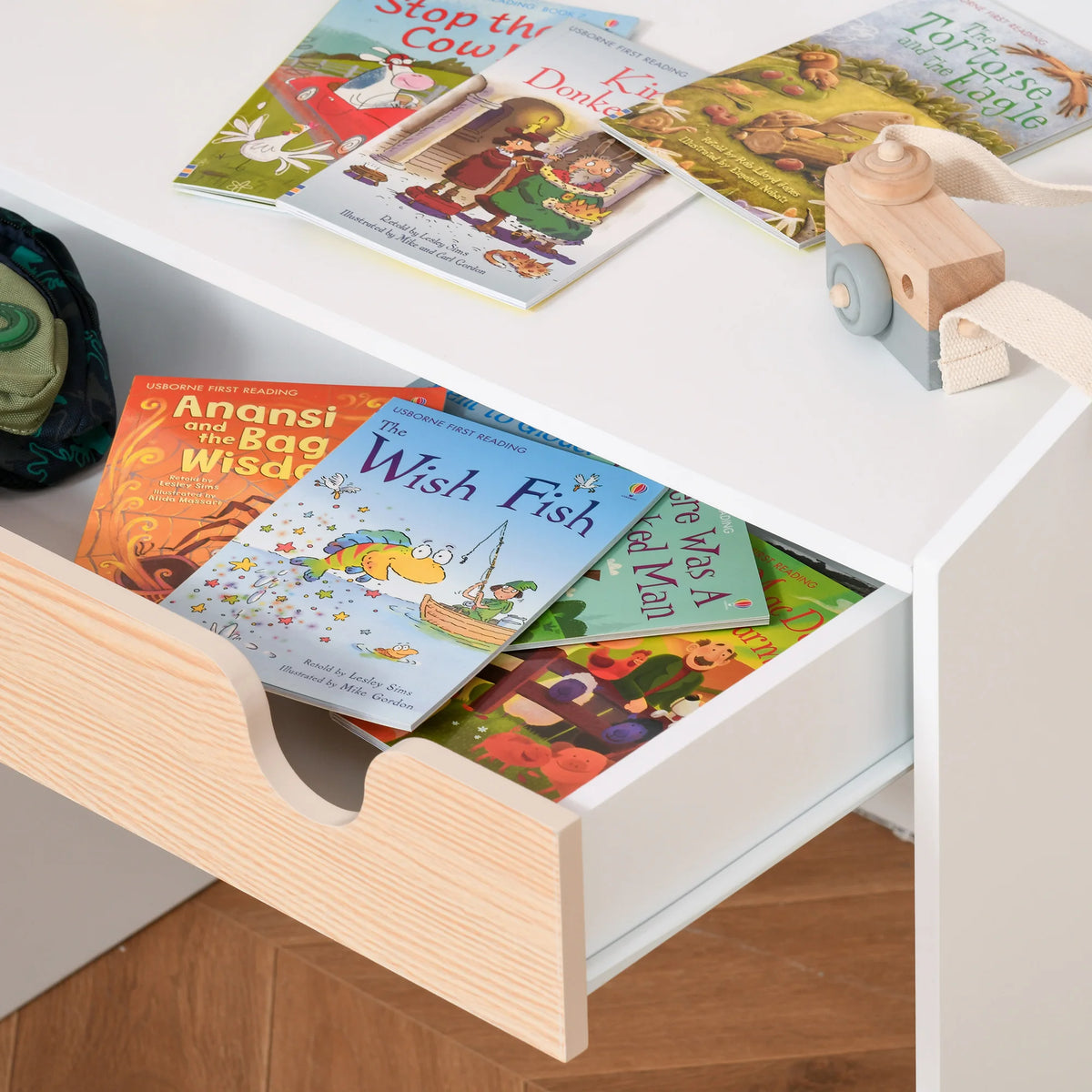 Kids Study Desk and Chair Set with Pull Out Drawer and Bookshelf MDF Rounded Edges for Ages 3-6