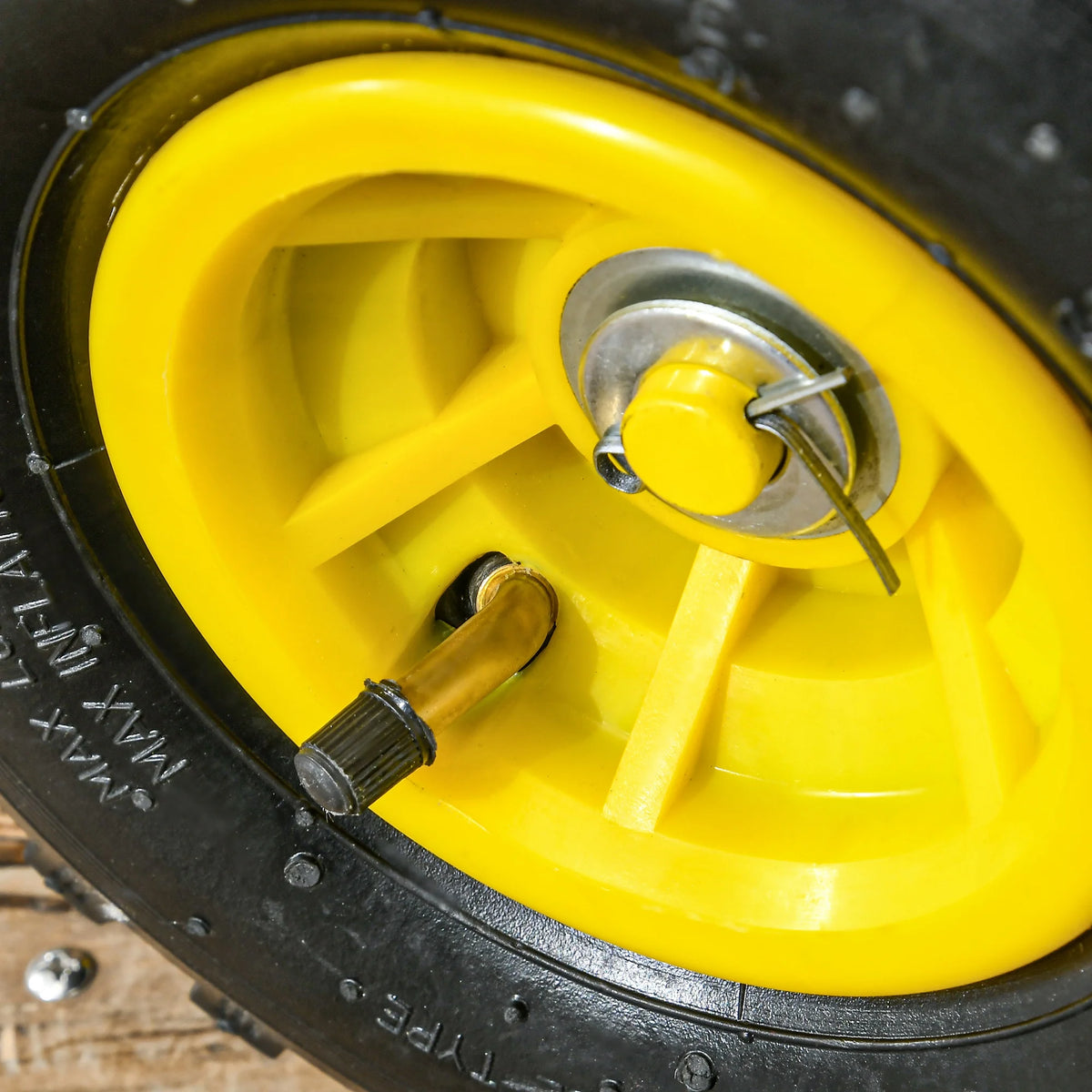 Garden Trolley Cart with Pneumatic Wheels and Swivel Front Wheels, 150kg, Yellow