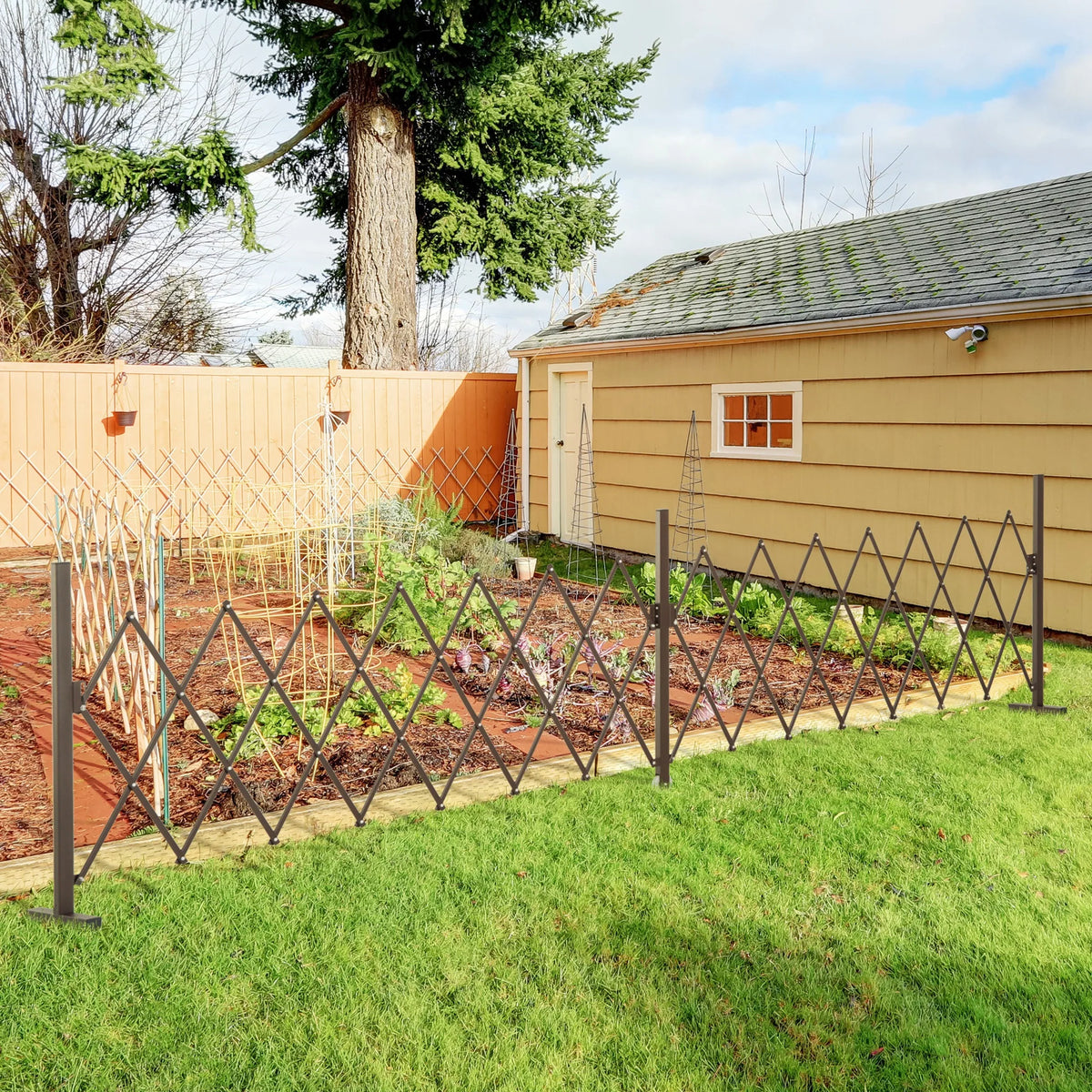 Expanding Fence Panel, Freestanding Aluminium Alloy Trellis Fence with Movable Scissor Grid and Wheel
