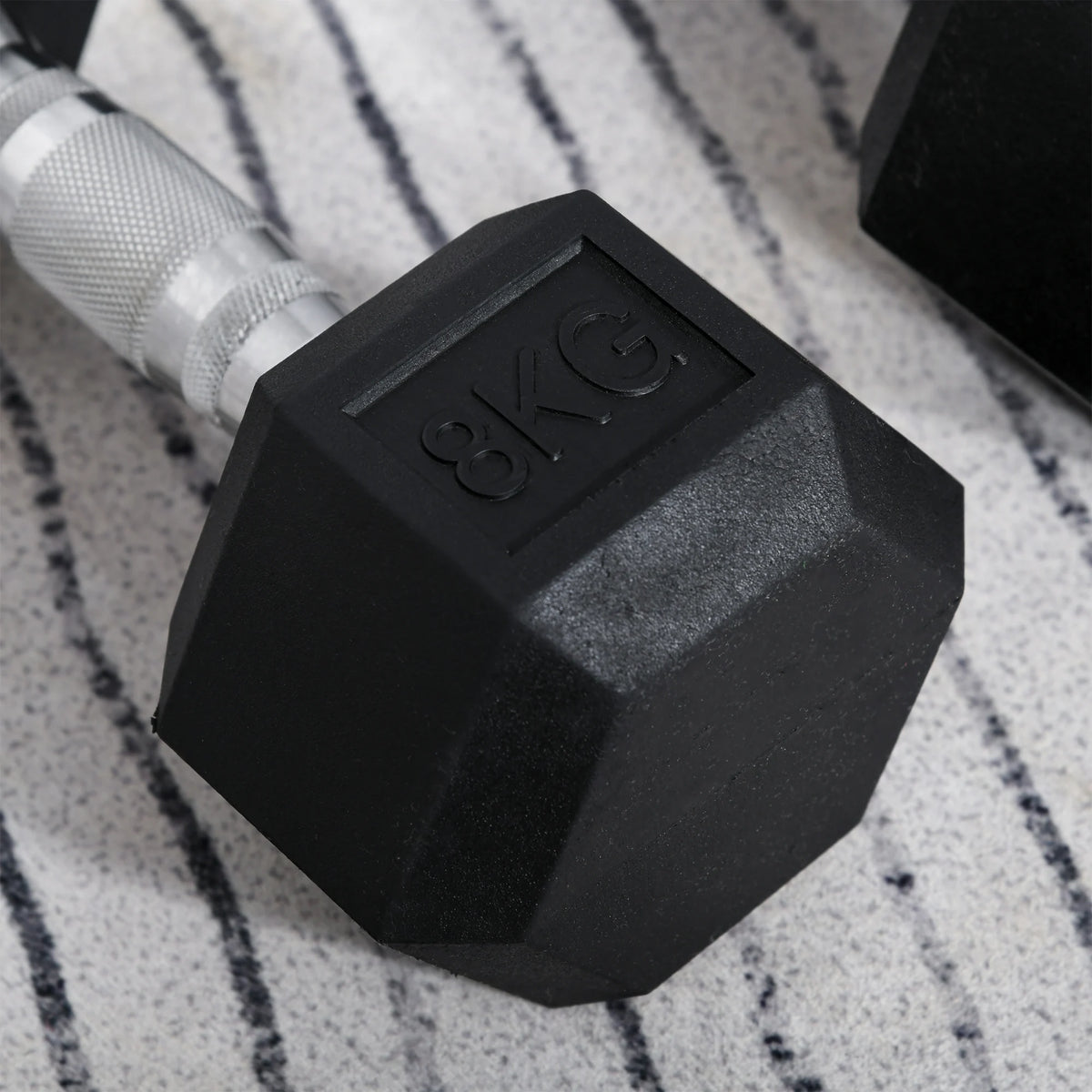 2 x 8kg Rubber Hex Dumbbells, Pair of Hand Weights with Knurled Handle, Black