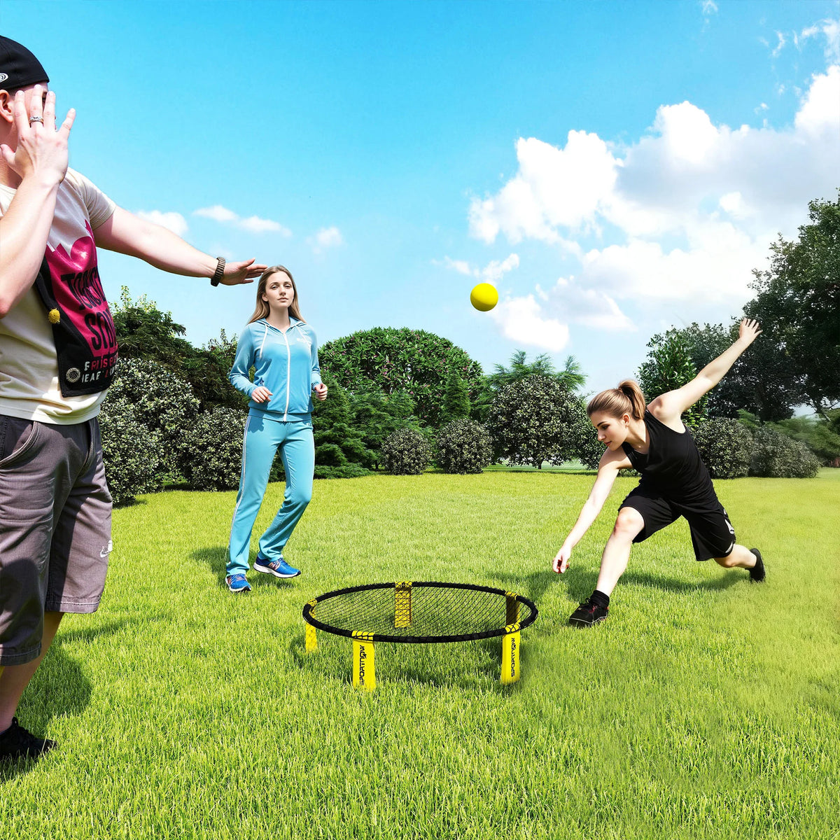 Spike Game Set with Net, 3 Balls, Pump and Carry Bag