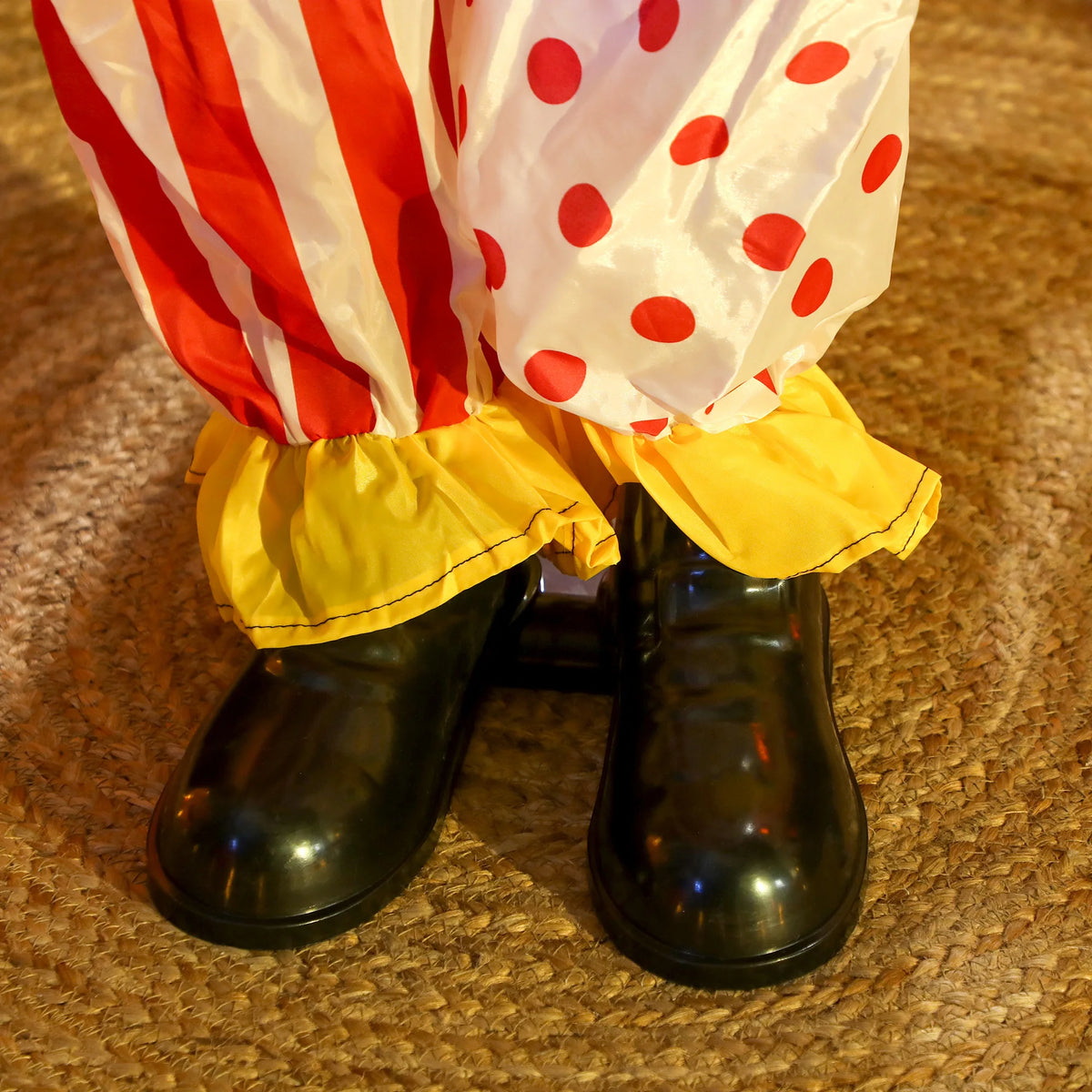 Stackable Halloween Clowns – 3 Tier Animatronic with Moving Head and Hands