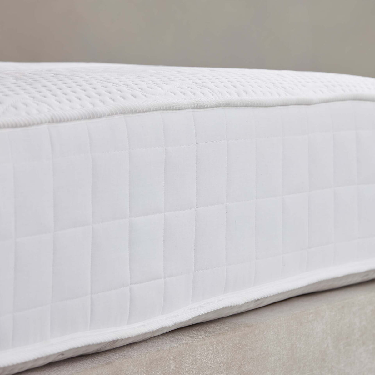 Orthopedic Mattress with 2000 Pocket Springs – Enhanced Back Support for Healthier Sleep